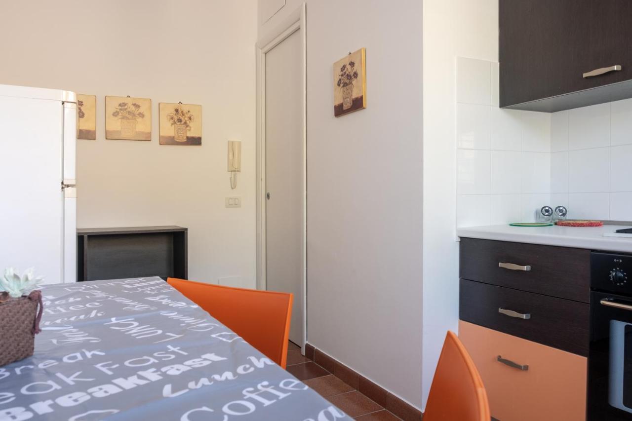 Orsola Apartments Фавиняна Екстериор снимка