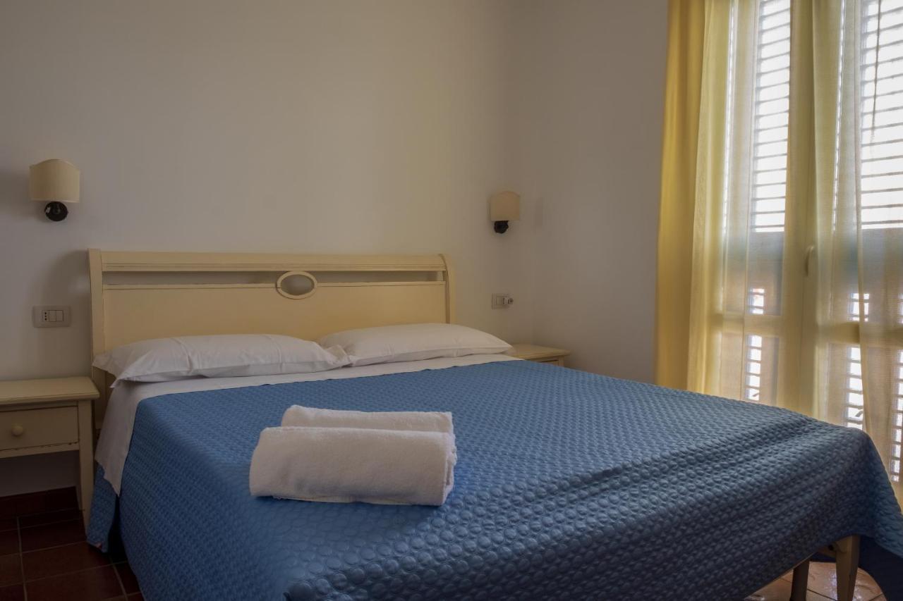 Orsola Apartments Фавиняна Екстериор снимка