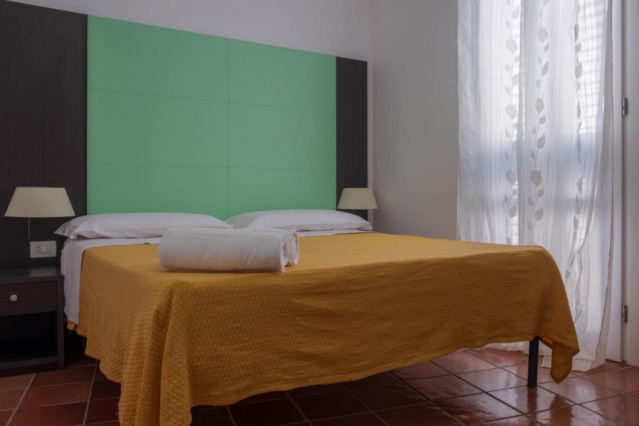 Orsola Apartments Фавиняна Екстериор снимка